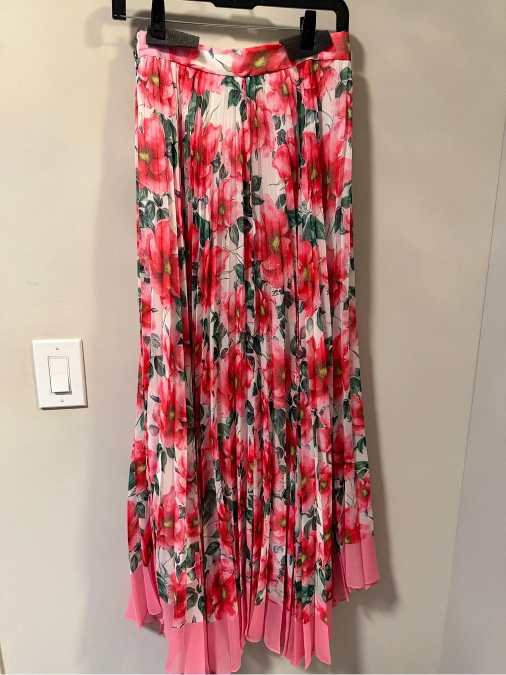 Alice and Olivia Pink Floral Pleated Maxi Skirt - Lightweight Women's Skirt